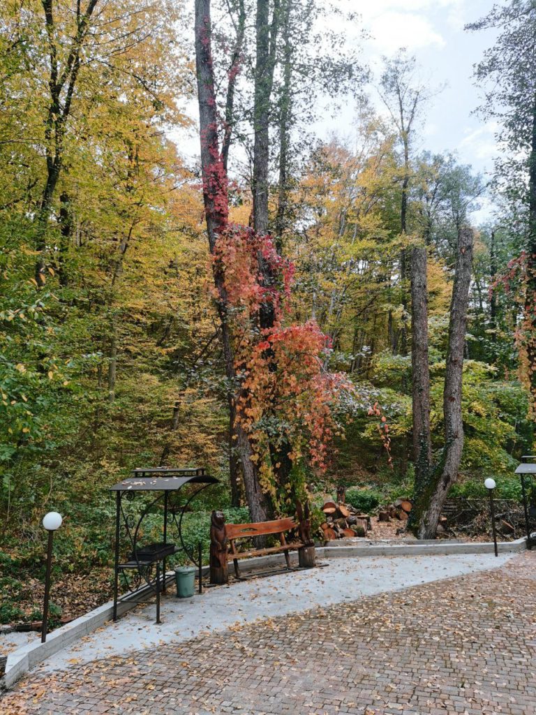 Тропа от отеля